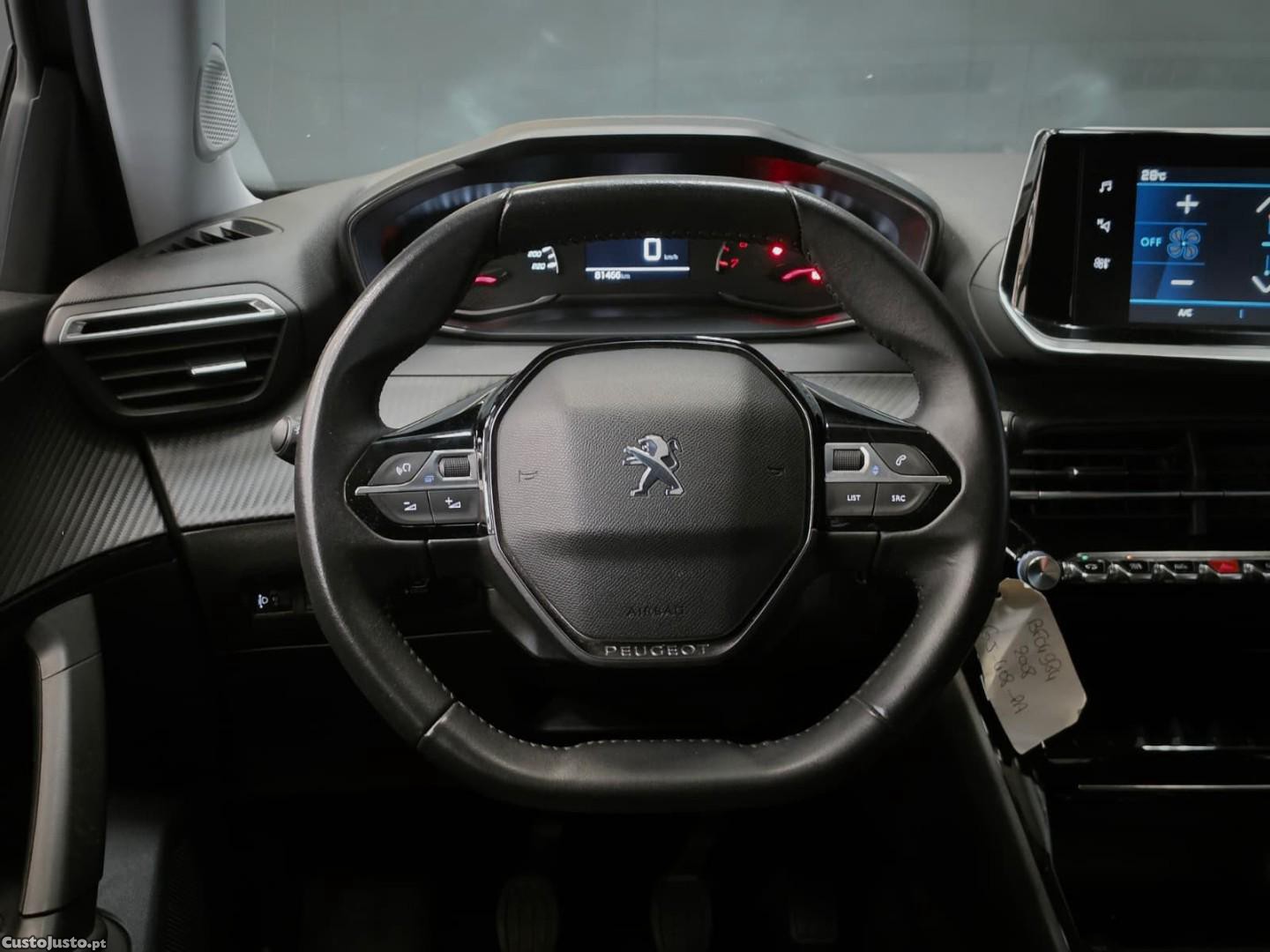 Peugeot 2008 PureTech 100 Allure — fotografia 7