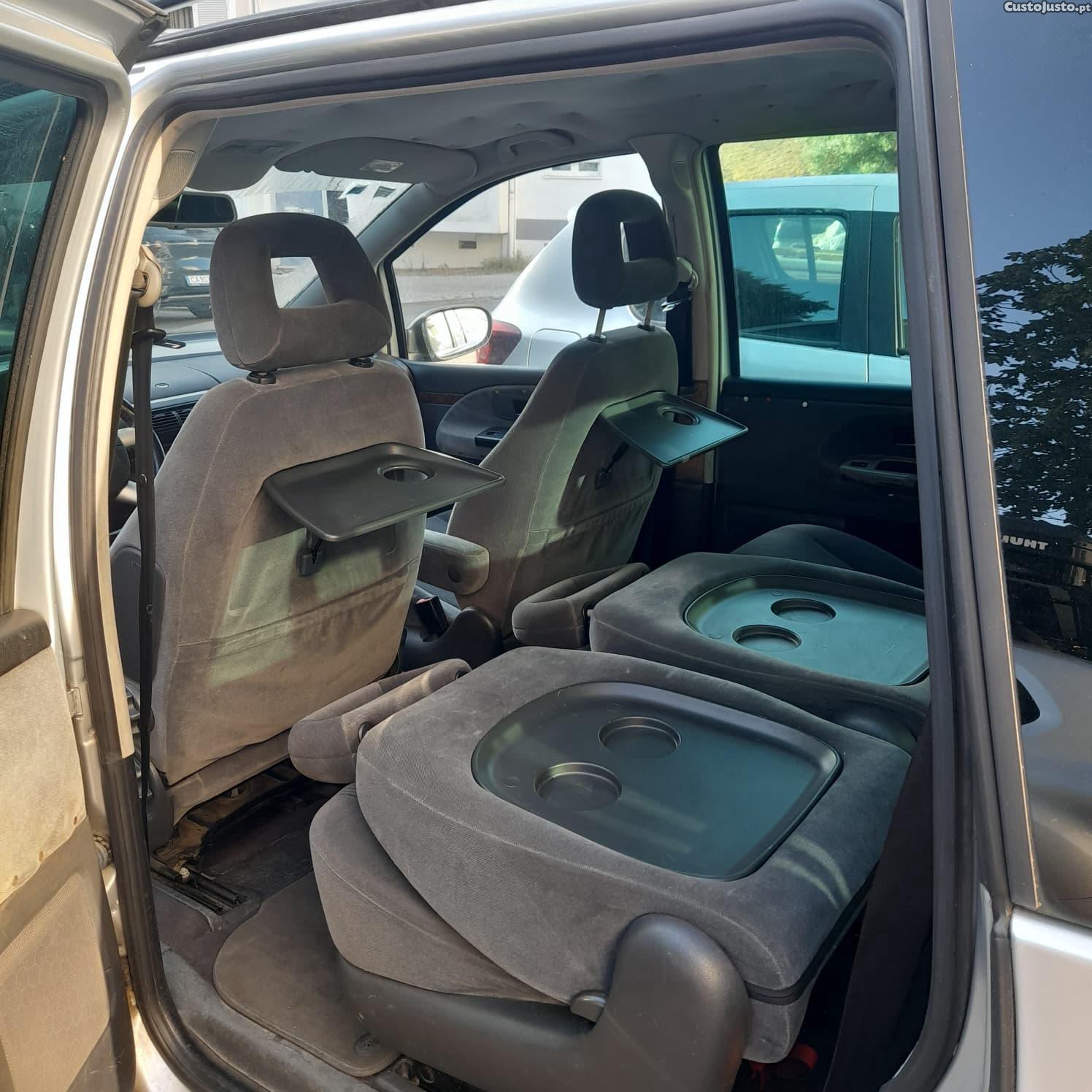 Ford Galaxy () — fotografia 9