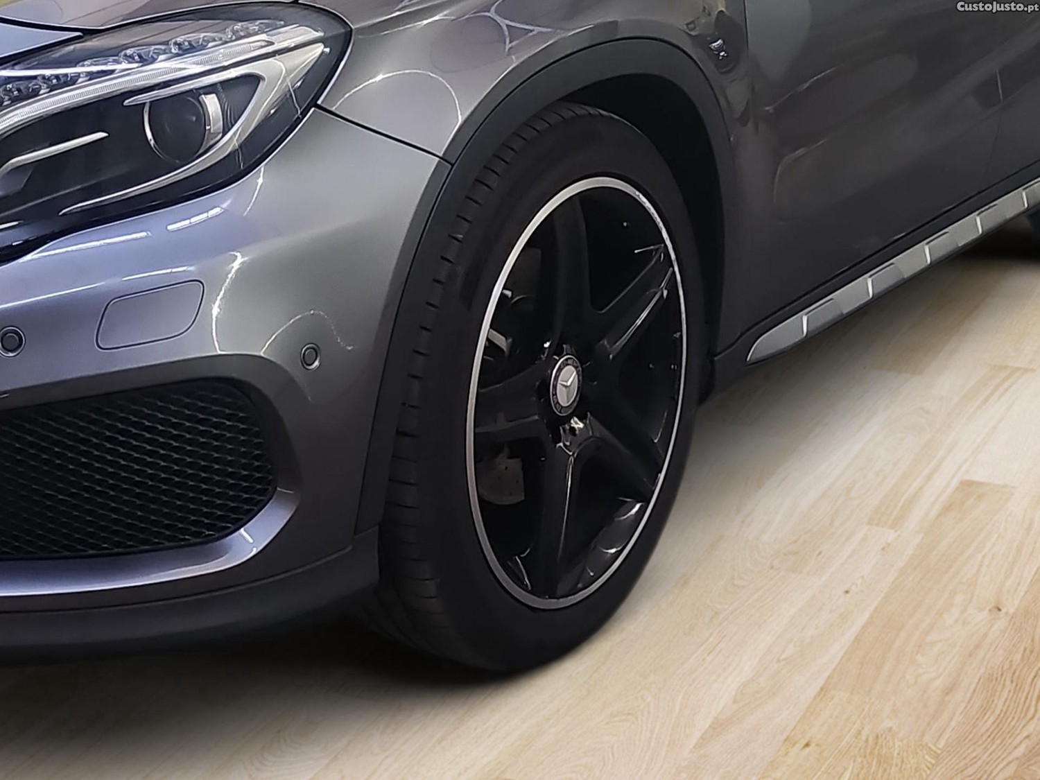 Mercedes-Benz GLA 220 D 4matic — fotografia 10