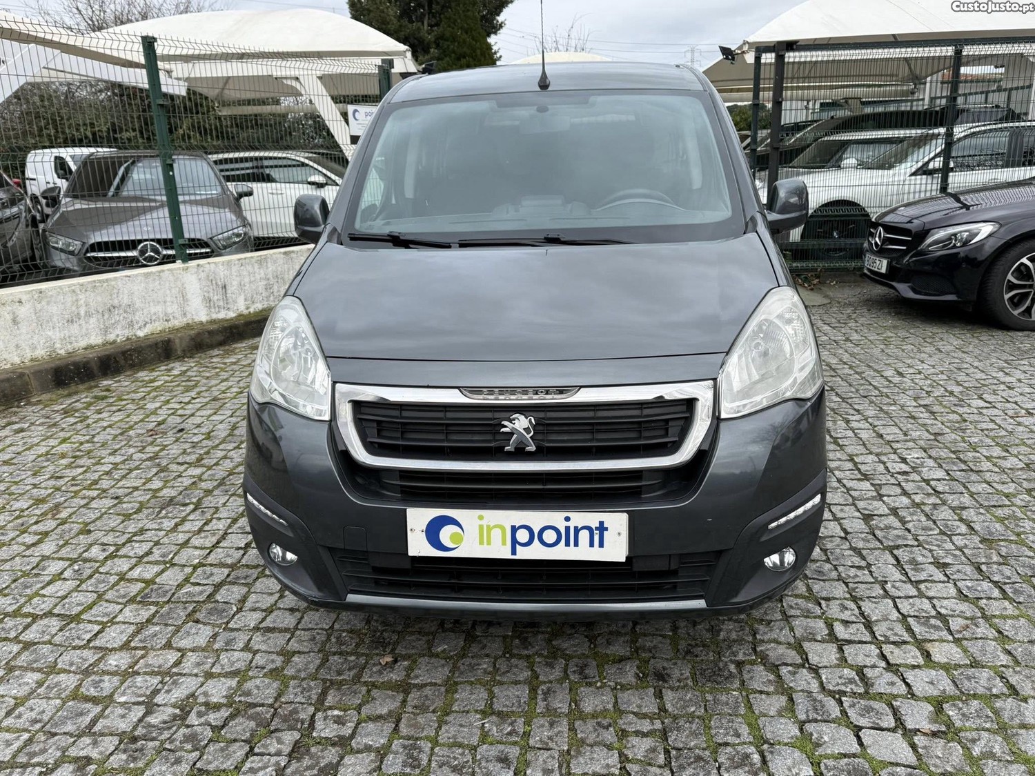 Peugeot Partner 1.6 HDI Style 5 Lugares - 18 foto 2