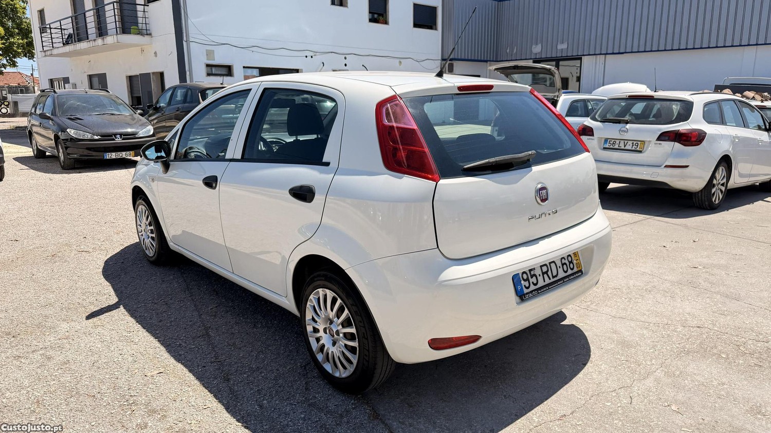Fiat Punto 1.3 D Multijet de 2016 — fotografia 13