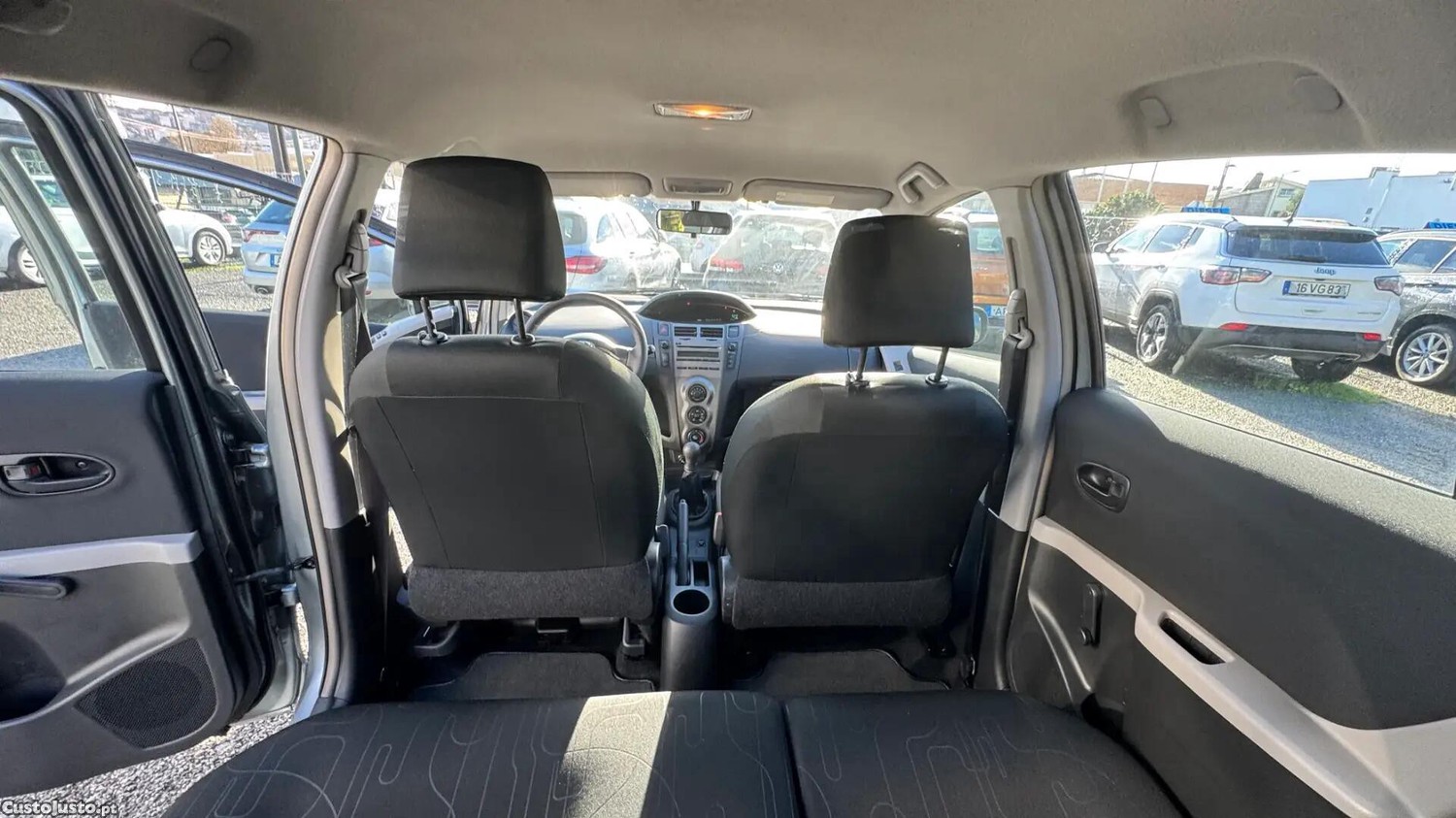 Toyota Yaris 1.0 VVT-i Comfort+AC — fotografia 7