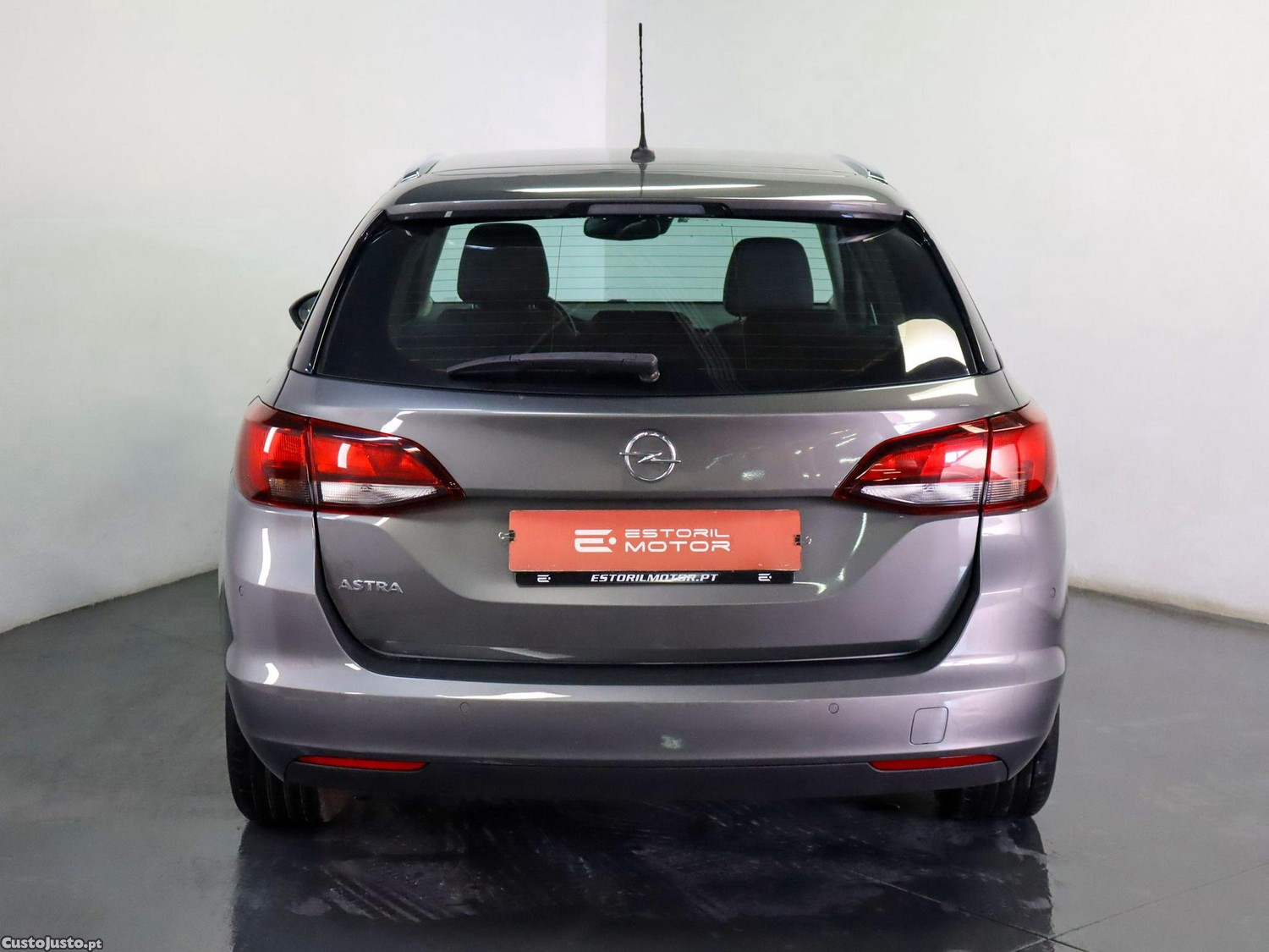 Opel Astra Sports Tourer 1.5 D Design & Tech Aut. S/S — fotografia 13
