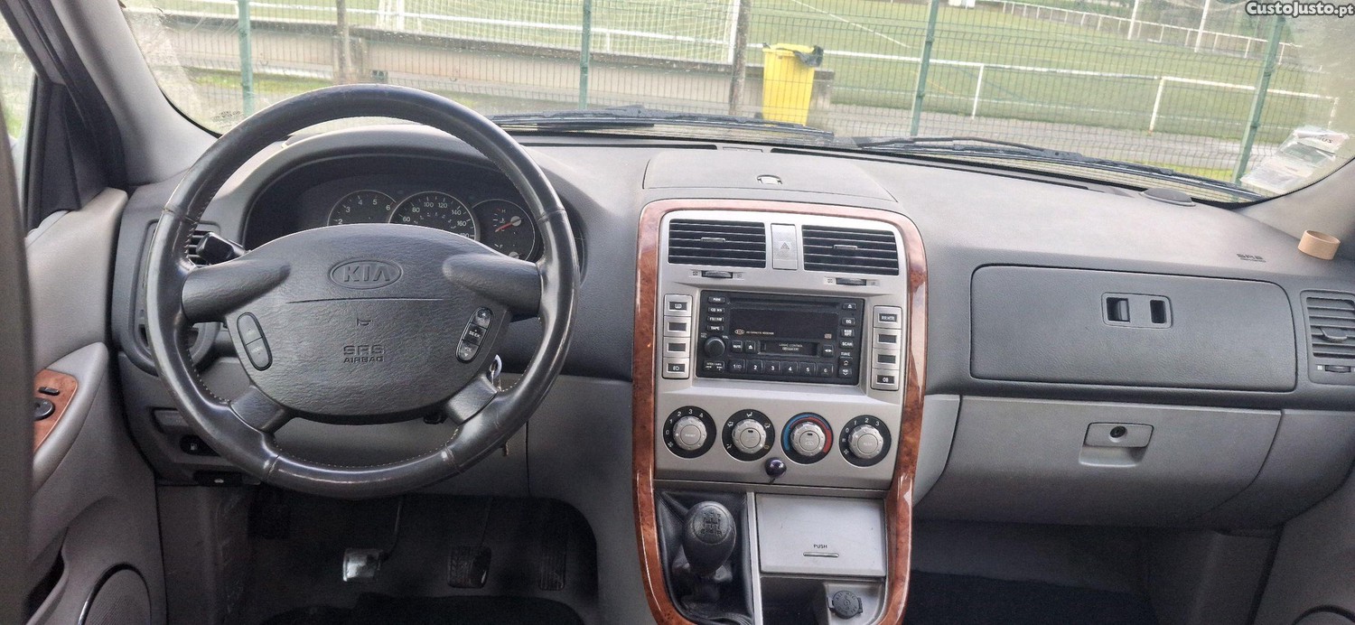Kia Carnival carnival — fotografia 2