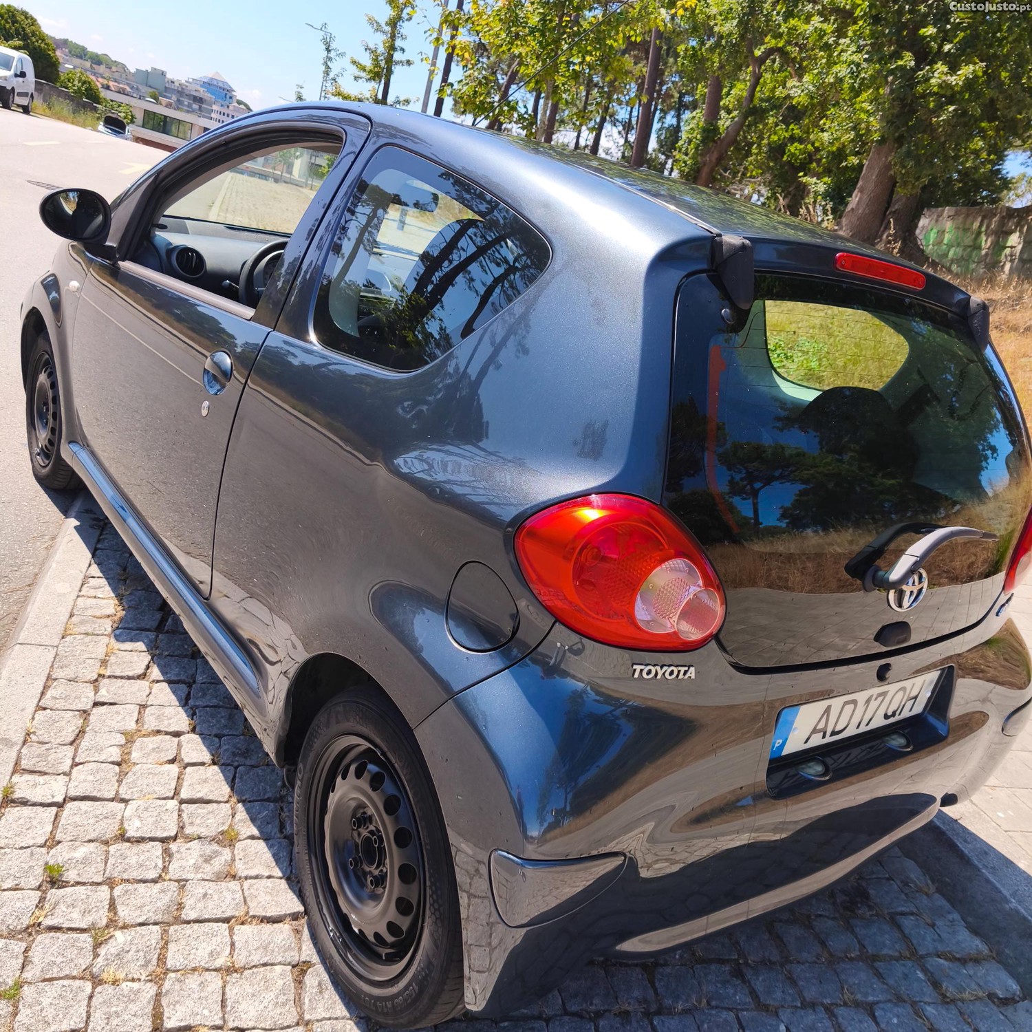 Toyota Aygo 1.0 vvt-i — fotografia 4