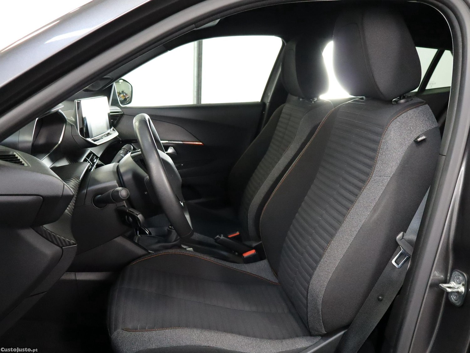 Peugeot 2008 1.2 PureTech Active — fotografia 12