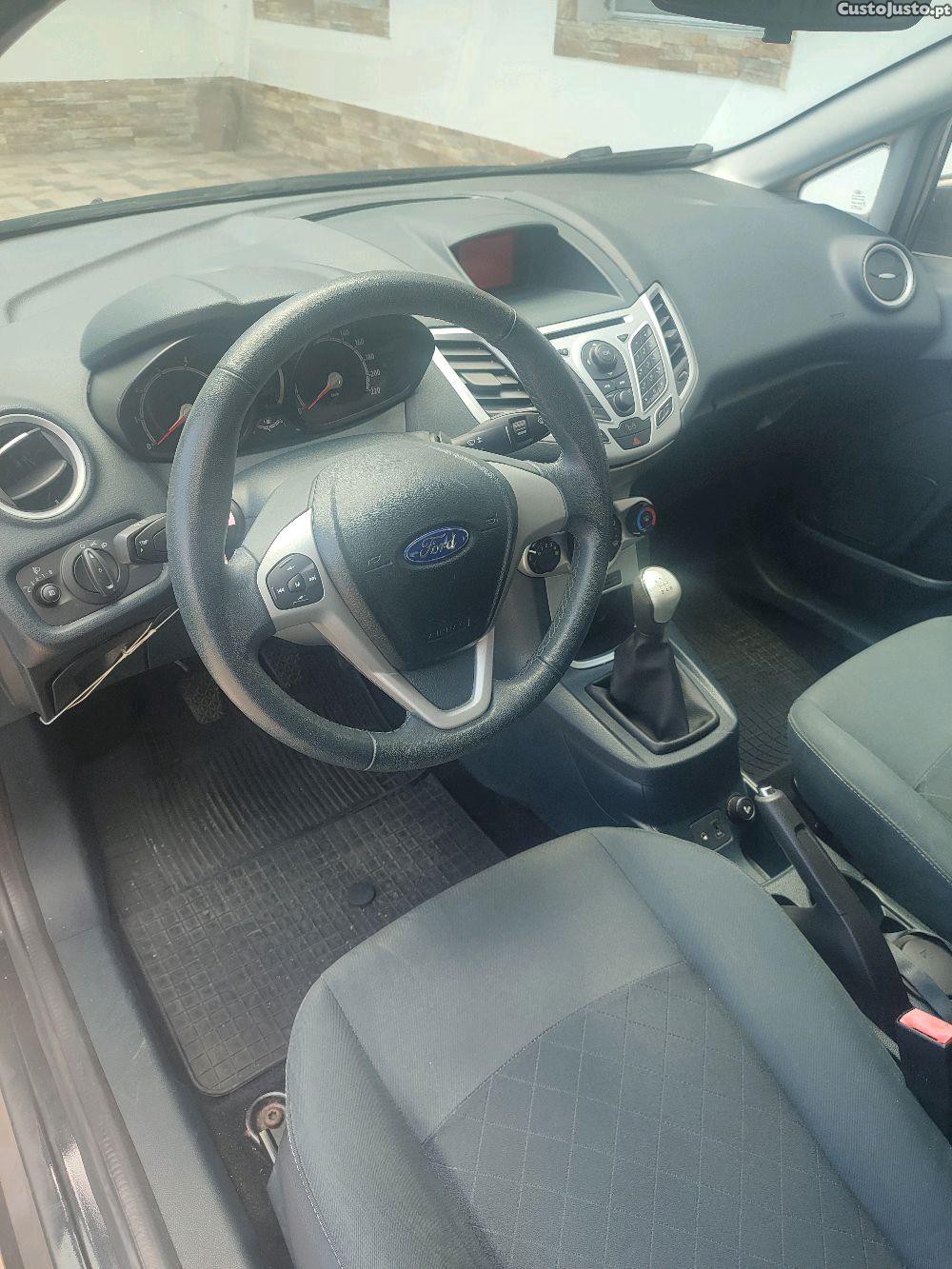 Ford Fiesta 1.2 apenas 38 mil km — fotografia 6