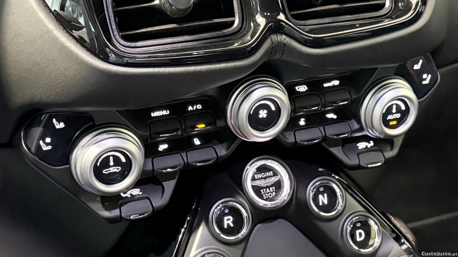 Aston Martin Vantage V8 — fotografia 3