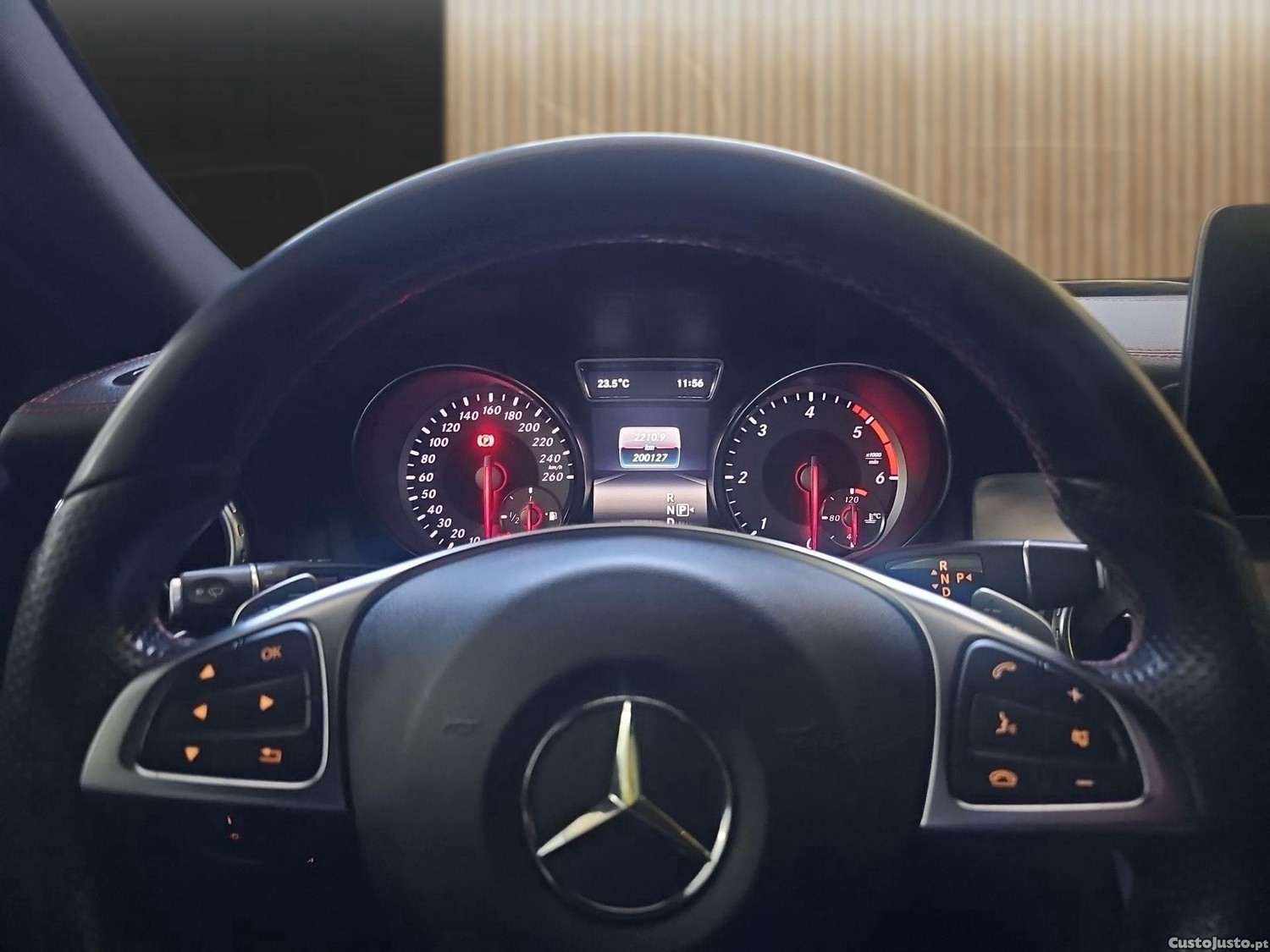 Mercedes-Benz GLA 220 D 4matic — fotografia 8