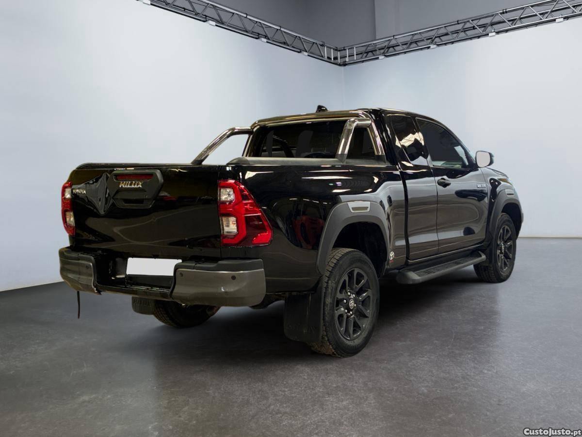 Toyota Hilux 2.8 D-4D 4WD Invincible — fotografia 9