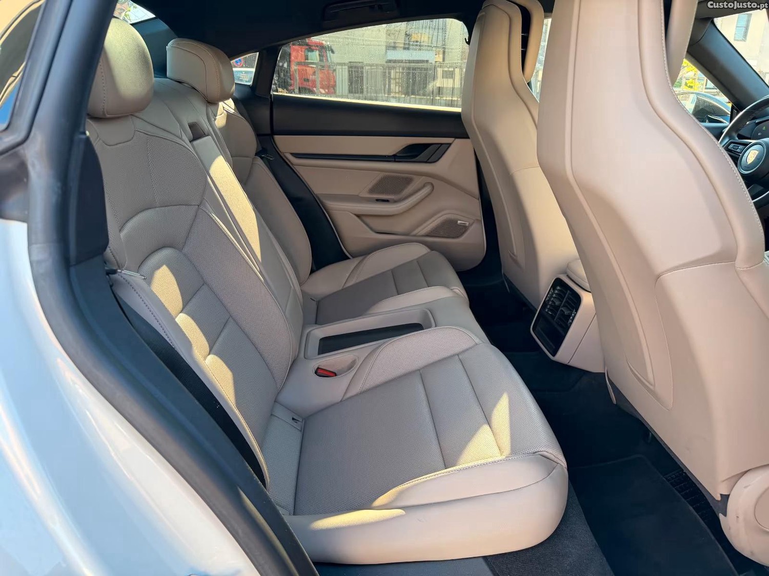 Porsche Taycan Carbon — fotografia 3