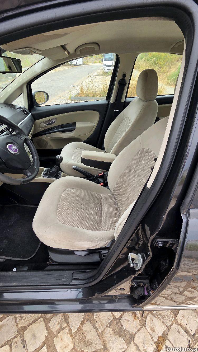 Fiat Linea 1.3 Multijet — fotografia 7