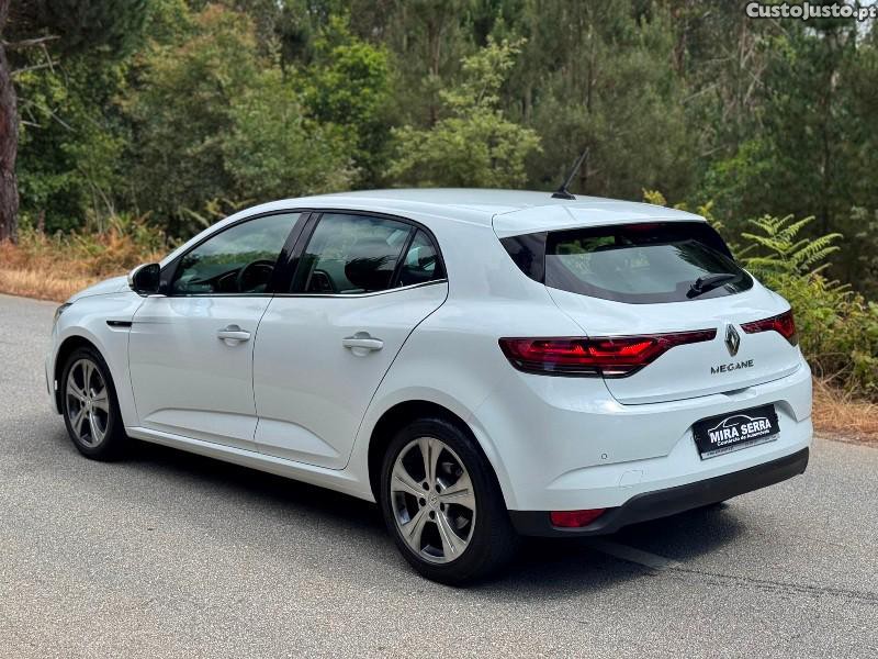 Renault Mégane BLUE dCi 115 EDC INTENS — fotografia 19