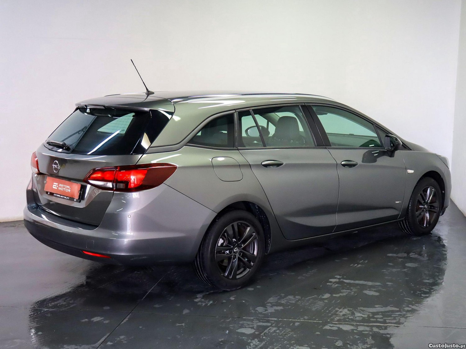 Opel Astra Sports Tourer 1.5 D Design & Tech Aut. S/S — fotografia 14