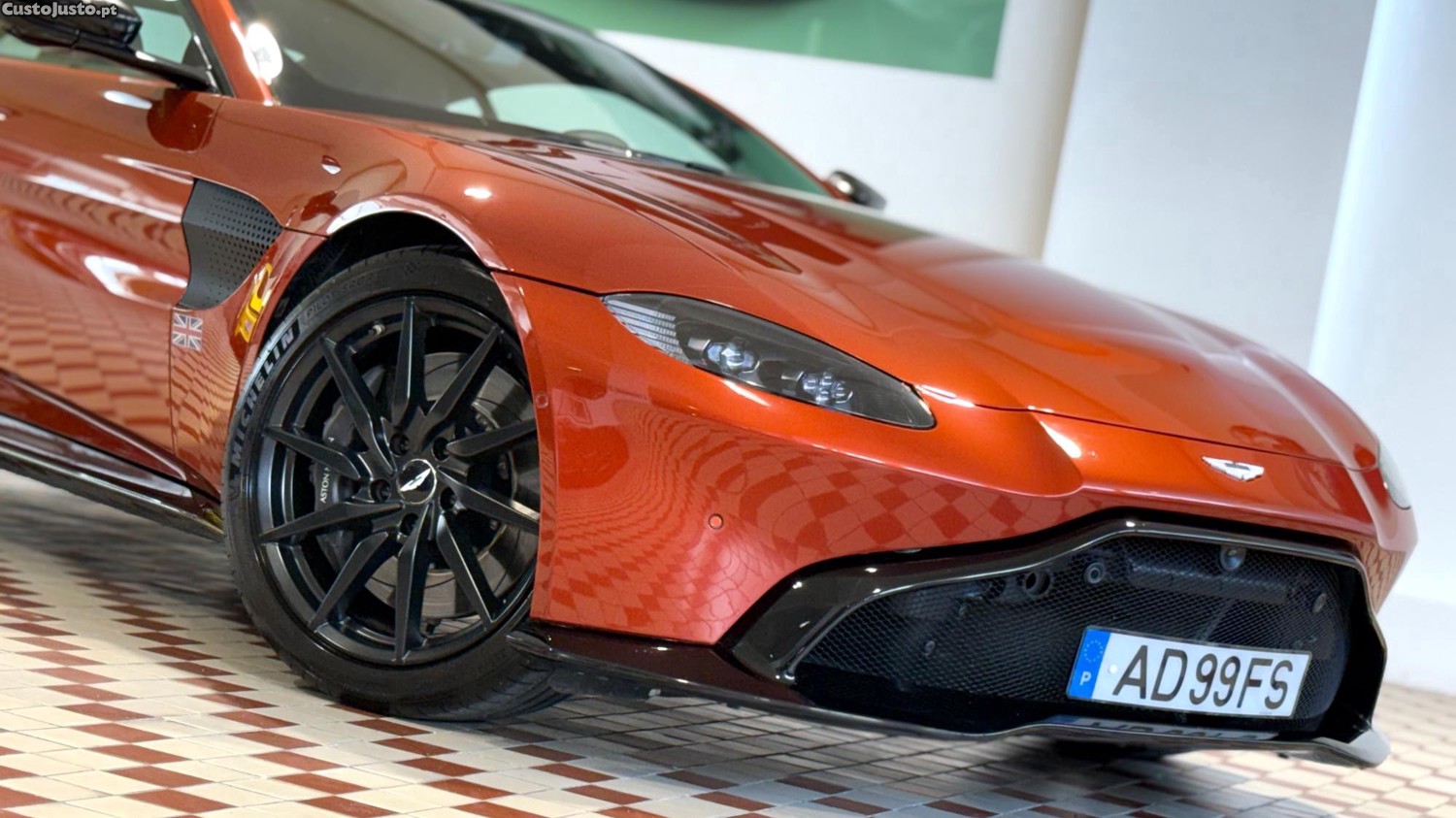 Aston Martin Vantage V8 — fotografia 19