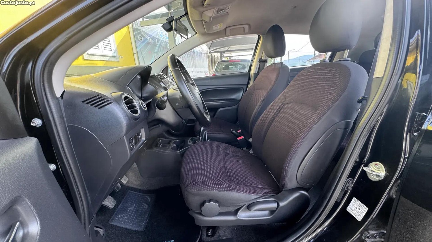 Mitsubishi Space Star 1.2 Intense Connect Edition — fotografia 16