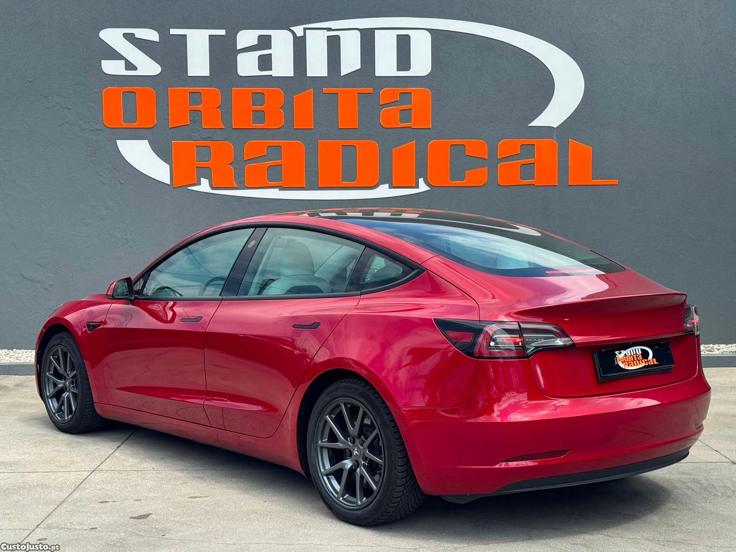 Tesla Model 3 Standard Range Plus RWD — fotografia 16