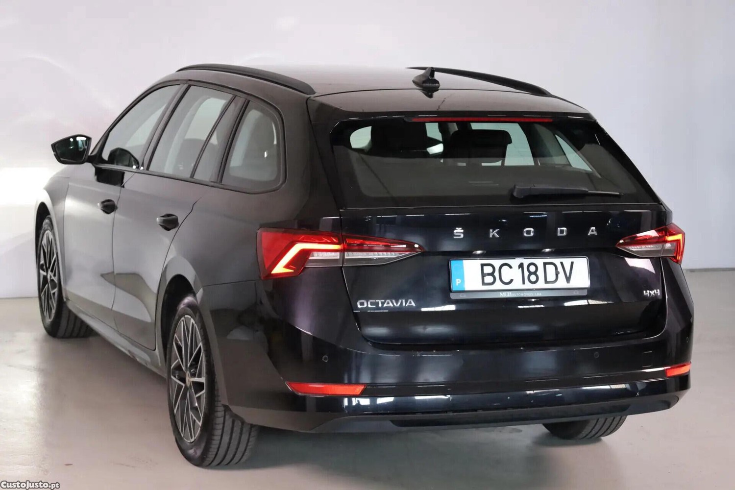 Skoda Octavia 2.0 TDI Scout DSG 4x4 — fotografia 6