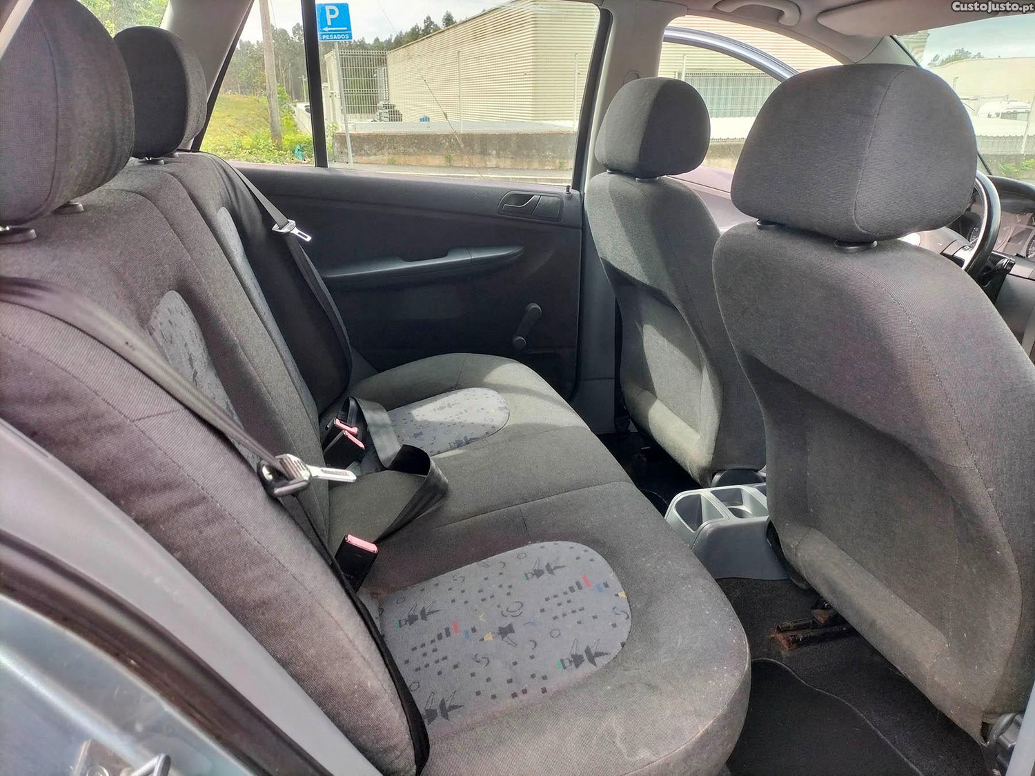 Skoda Fabia Break 1.4TDI — fotografia 4