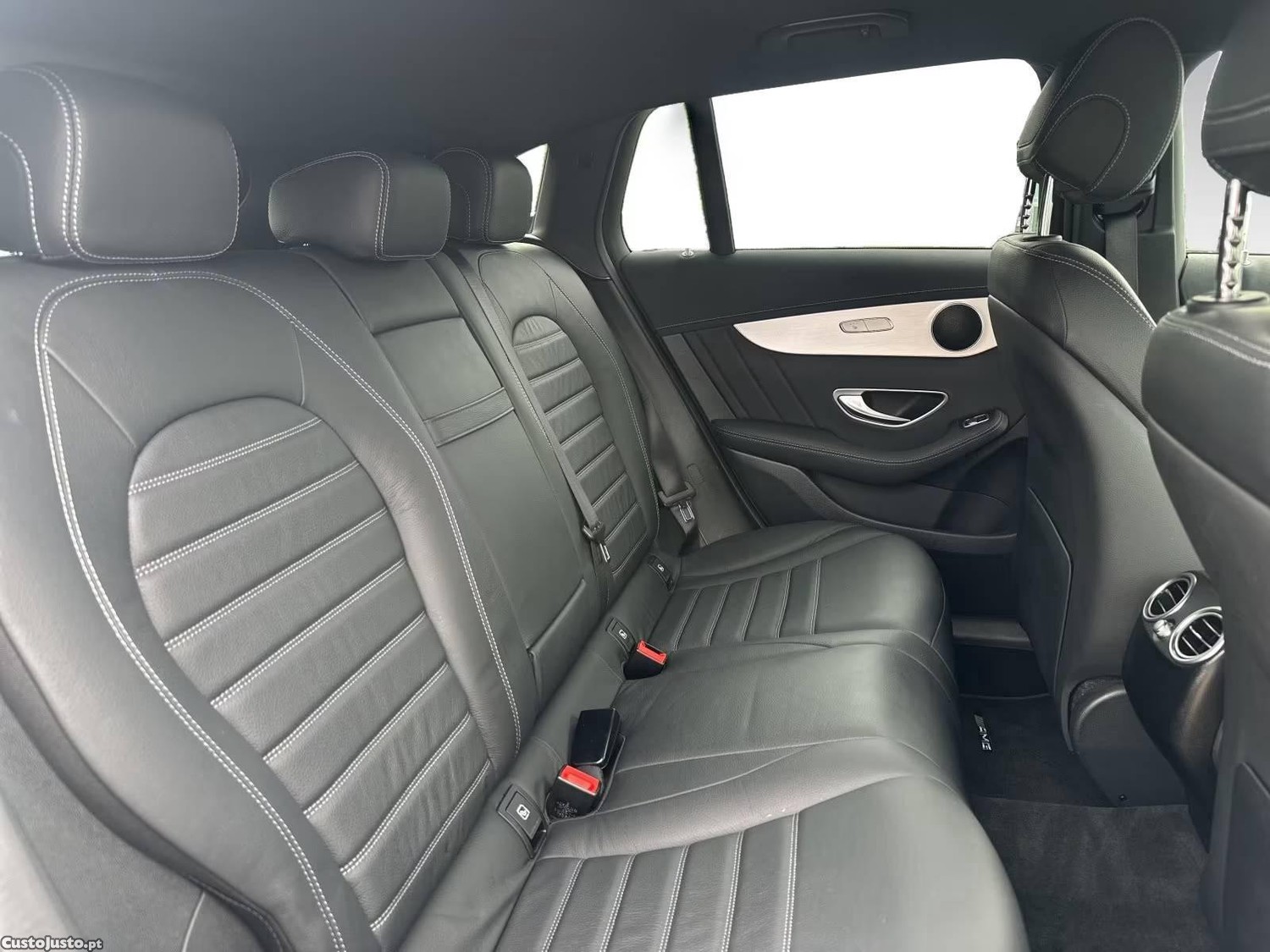 Mercedes-Benz EQC 400 4Matic AMG Line — fotografia 4