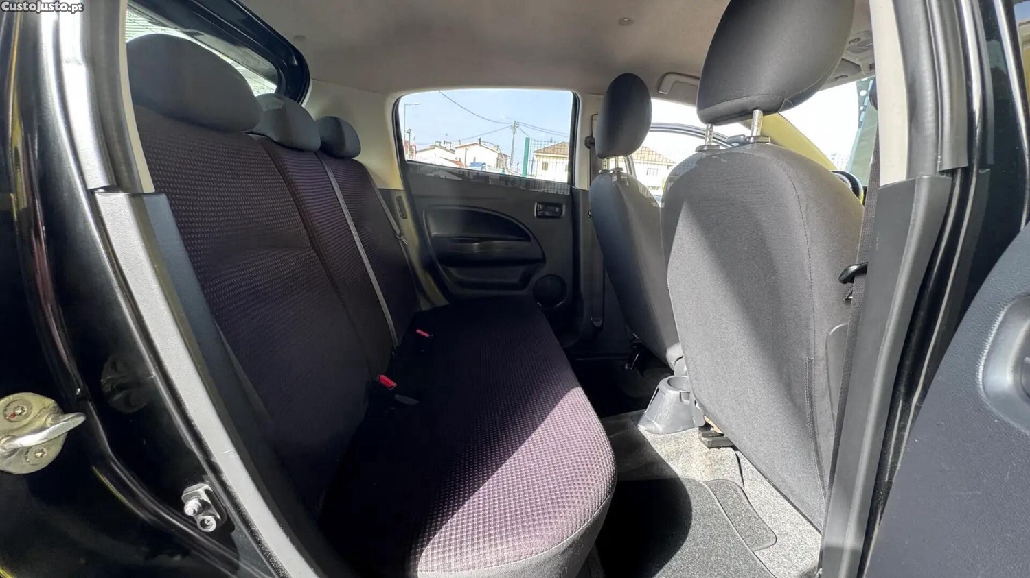 Mitsubishi Space Star 1.2 Intense Connect Edition — fotografia 8