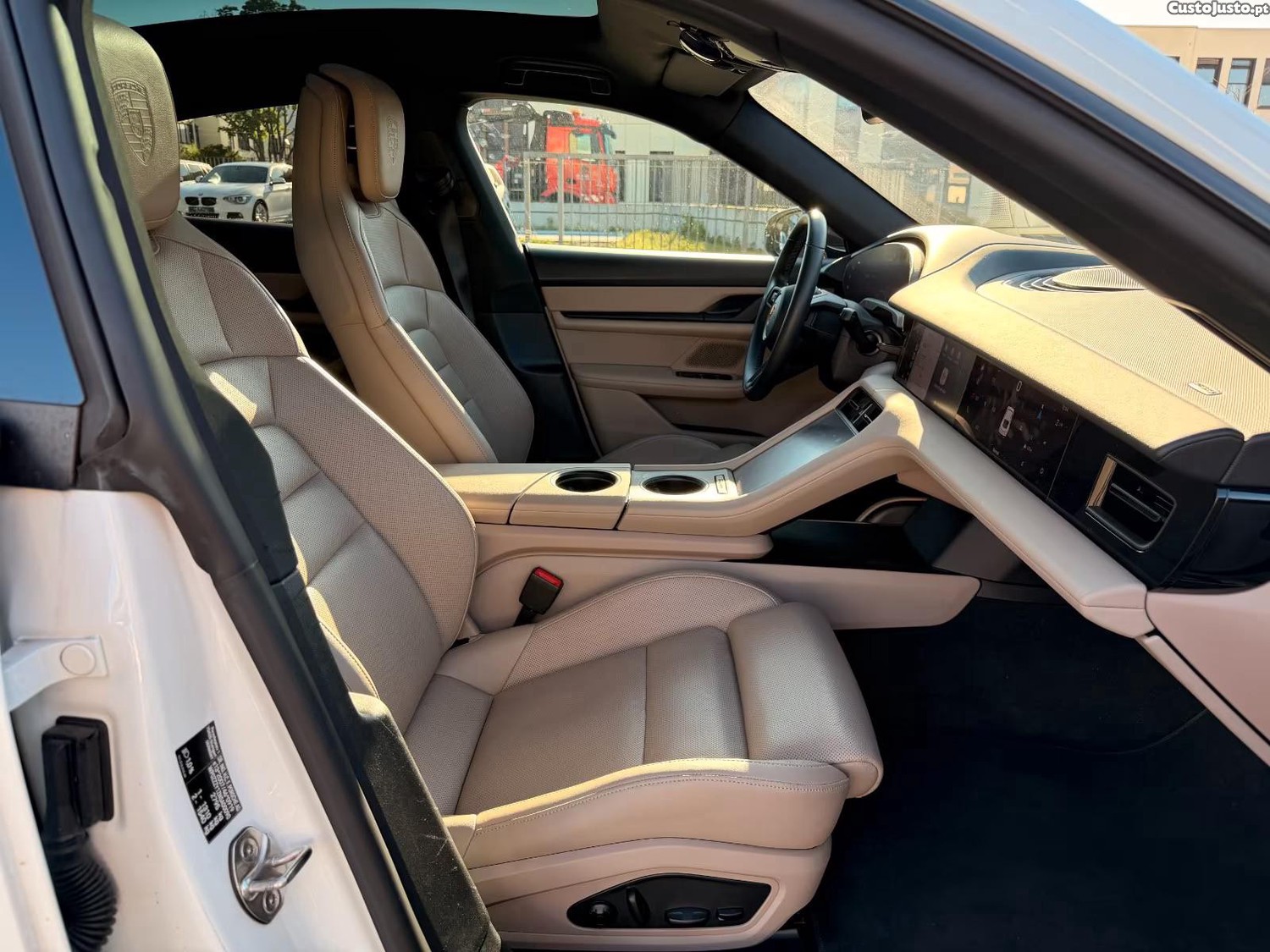 Porsche Taycan Carbon — fotografia 16