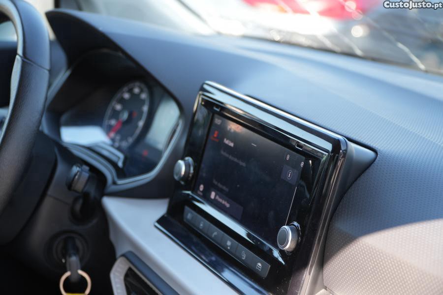 SEAT Arona 1.0 TSI Style — fotografia 4
