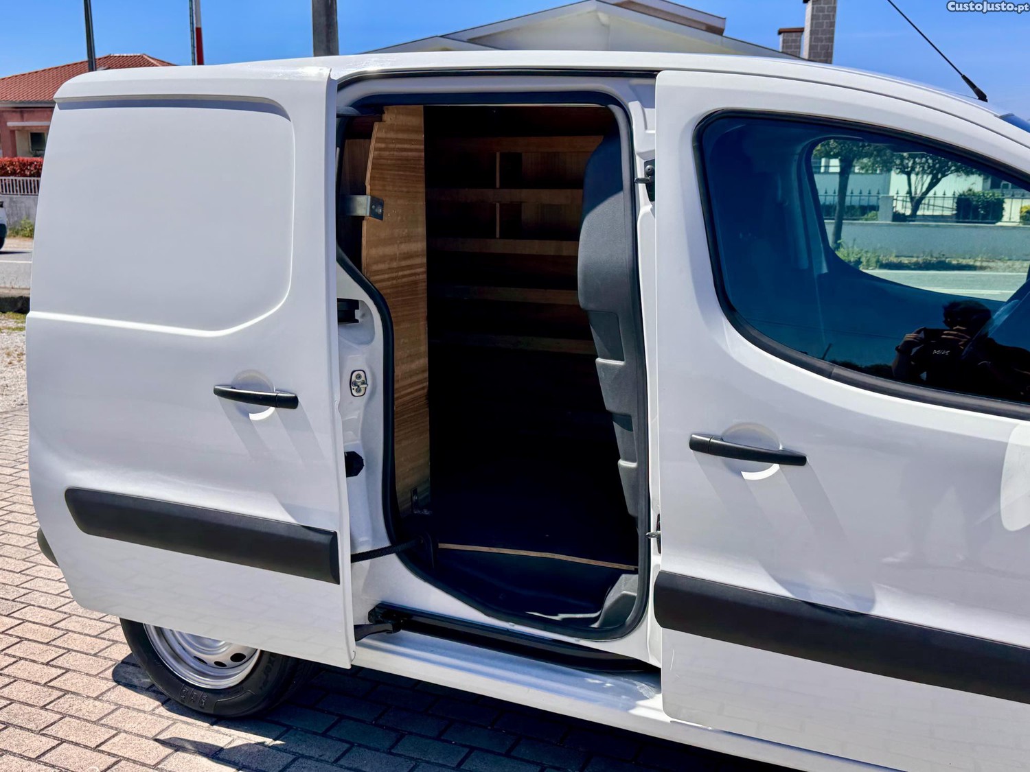 Citroën Berlingo 1.6 HDi - 3 Lugares — fotografia 3