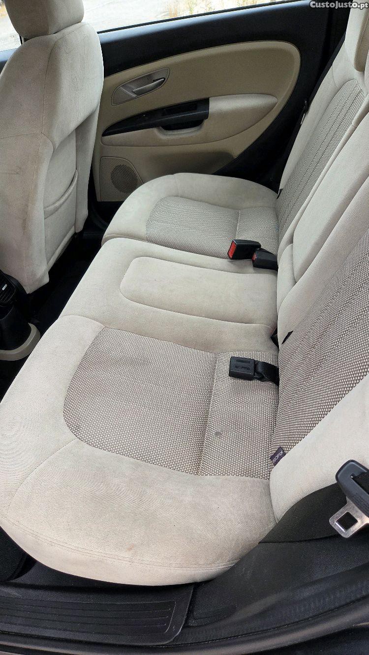 Fiat Linea 1.3 Multijet — fotografia 6