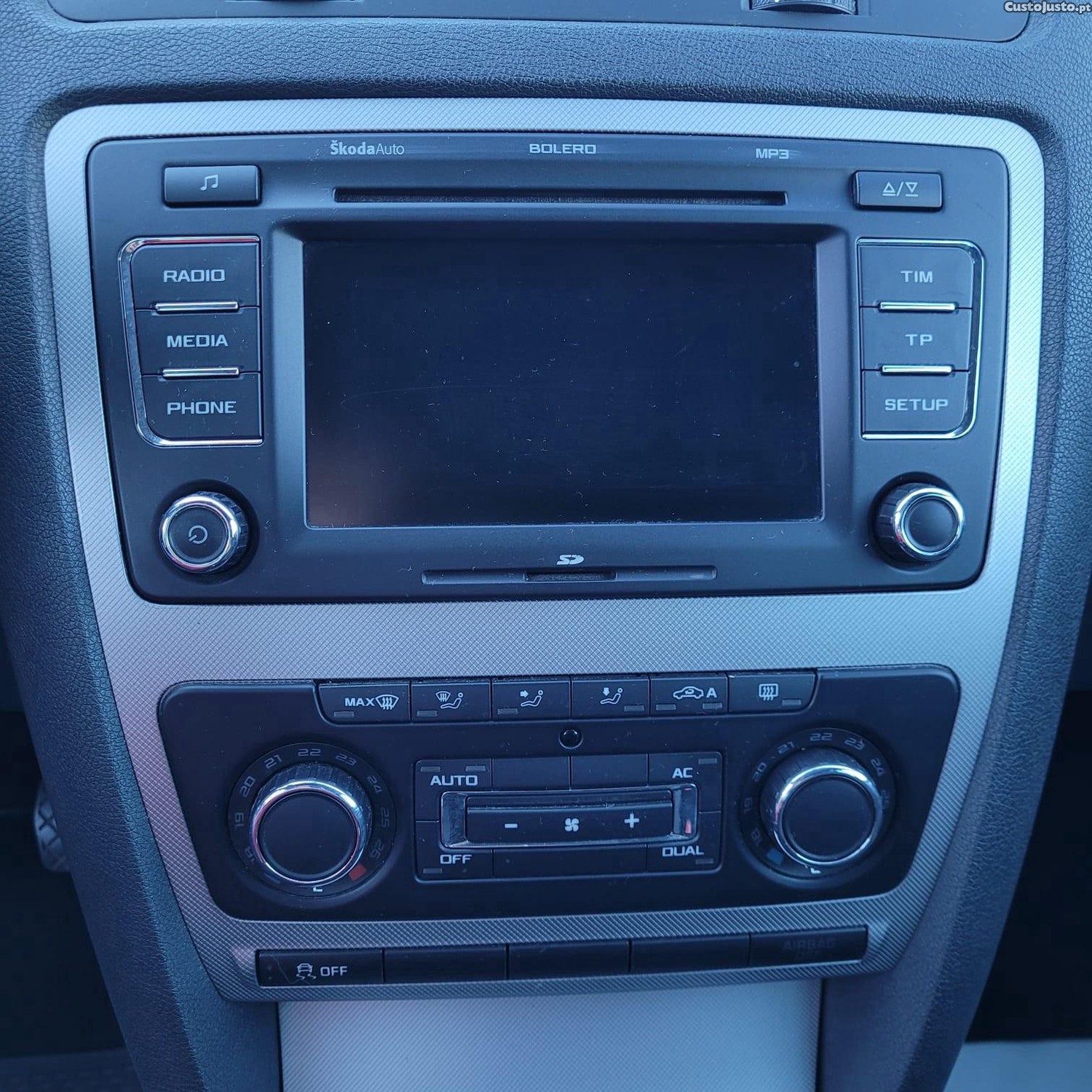 Skoda Octavia 1.6 TDi Sportline — fotografia 8