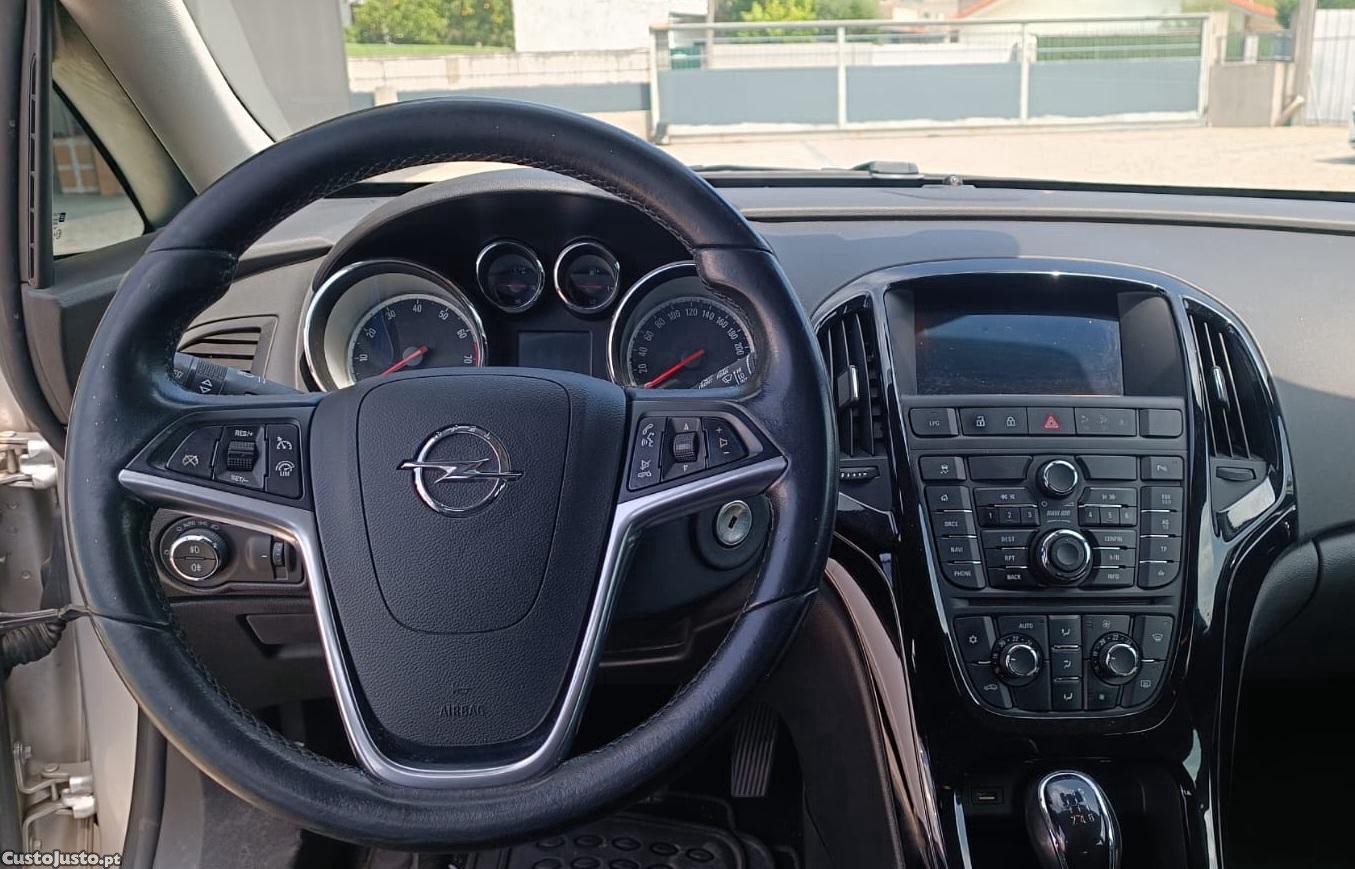 Opel Astra Sports Tourer — fotografia 10