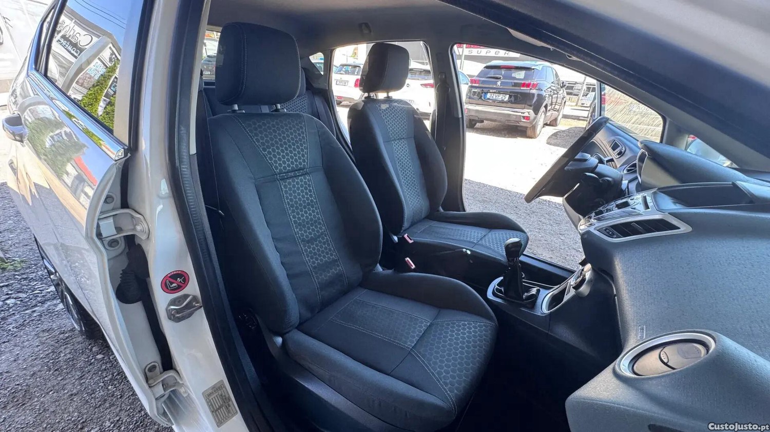 Ford Fiesta 1.4 TDCI Titanium — fotografia 4
