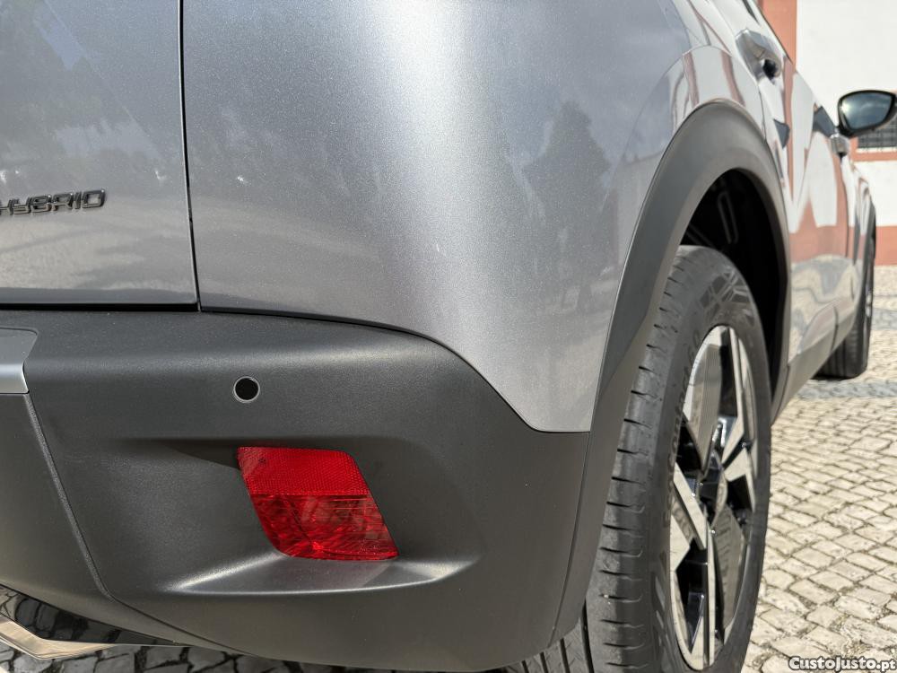 Peugeot 2008 1.2 Hybrid Allure e- — fotografia 11