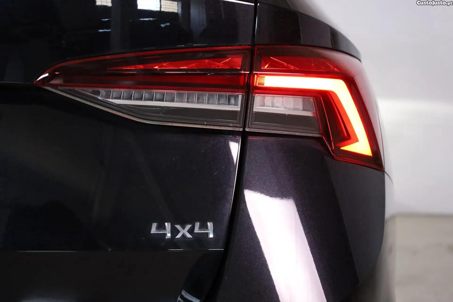Skoda Octavia 2.0 TDI Scout DSG 4x4 — fotografia 4