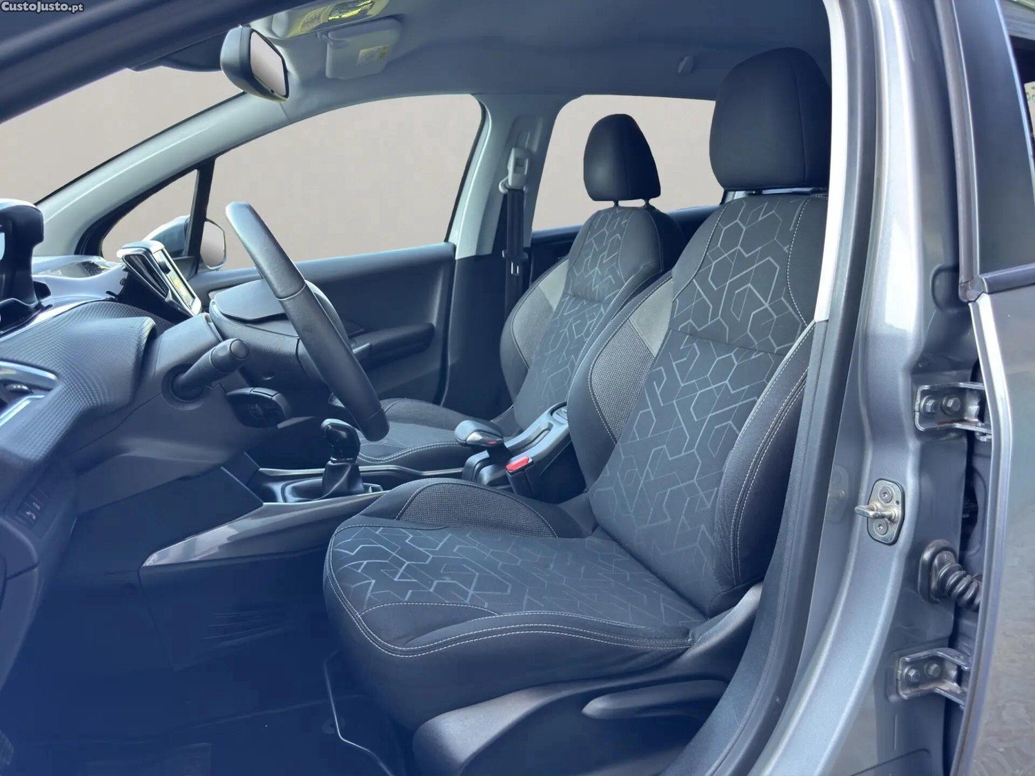Peugeot 2008 1.2 PureTech Style — fotografia 11
