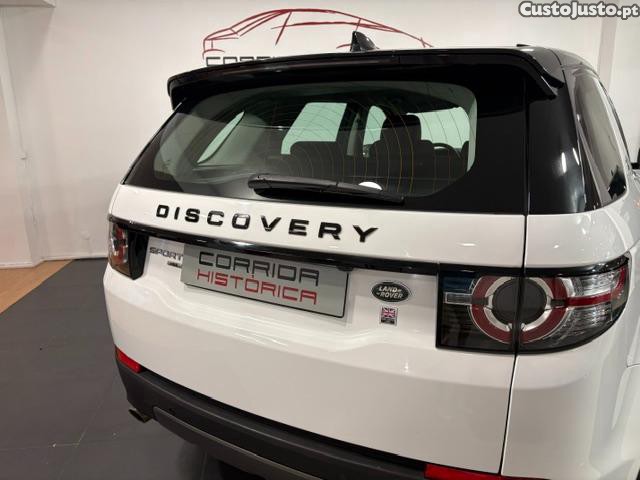 Land Rover Discovery Sport 2.0 TD4 HSE Luxury AWD — fotografia 13