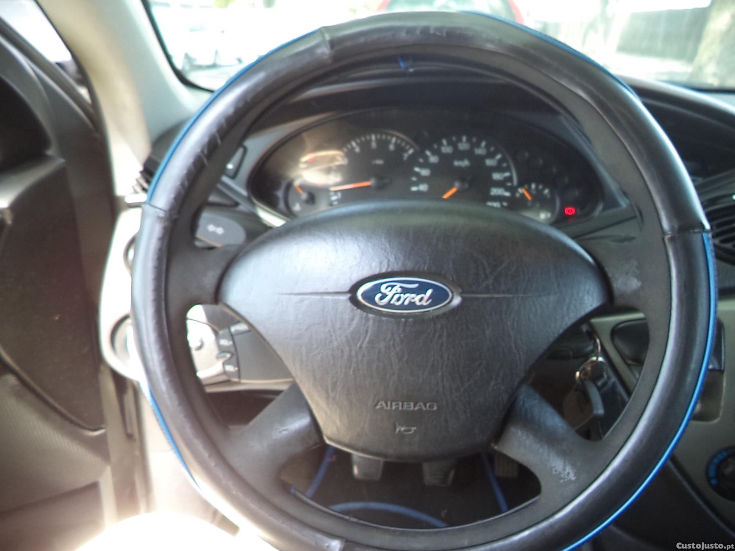 Ford Focus 1.3-gasolinada-je-2004 — fotografia 4