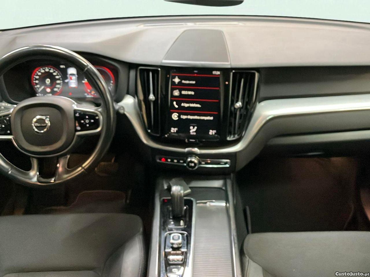 Volvo XC 60 2.0 T8 PHEV Momentum AWD — fotografia 15