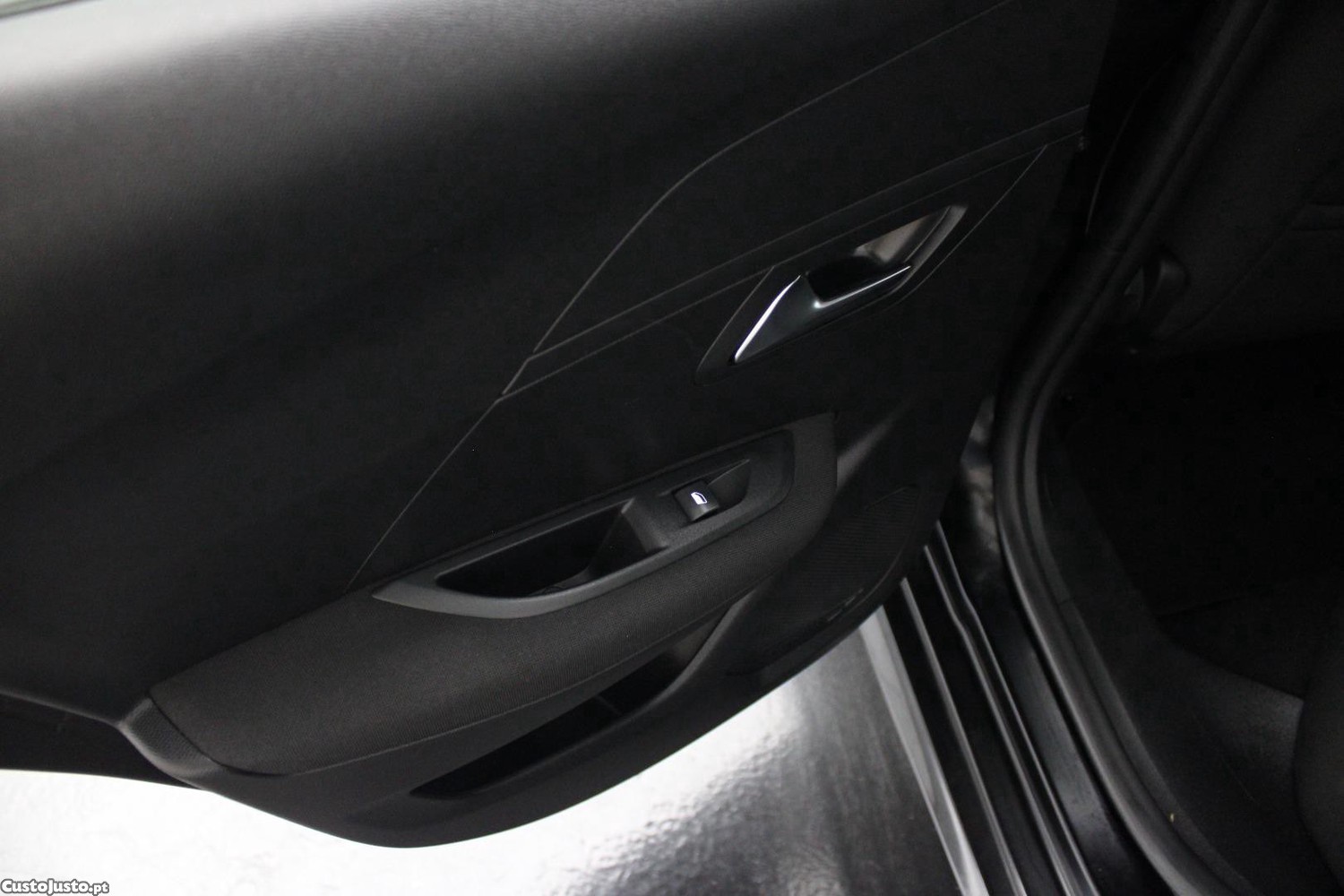 Peugeot 208 1.5 BHDI ACTIVE — fotografia 7