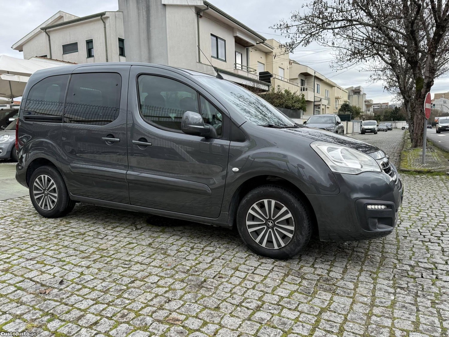 Peugeot Partner 1.6 HDI Style 5 Lugares - 18 foto 3