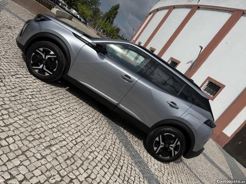 Peugeot 2008 1.2 Hybrid Allure e- — fotografia 8