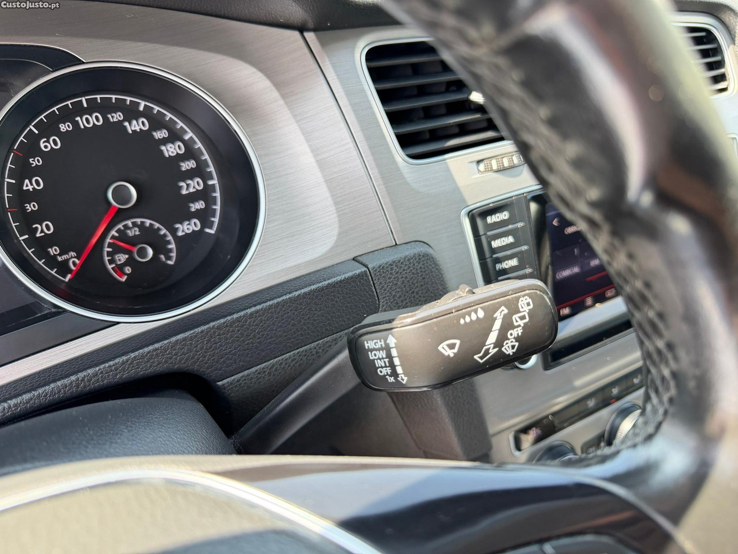Volkswagen Golf Variant 1.6 TDi Confortline DSG — fotografia 6