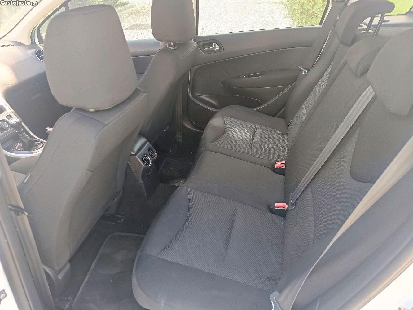 Peugeot 308 SW ENDY 1.6 e-HDI 115CV CX6 — fotografia 3