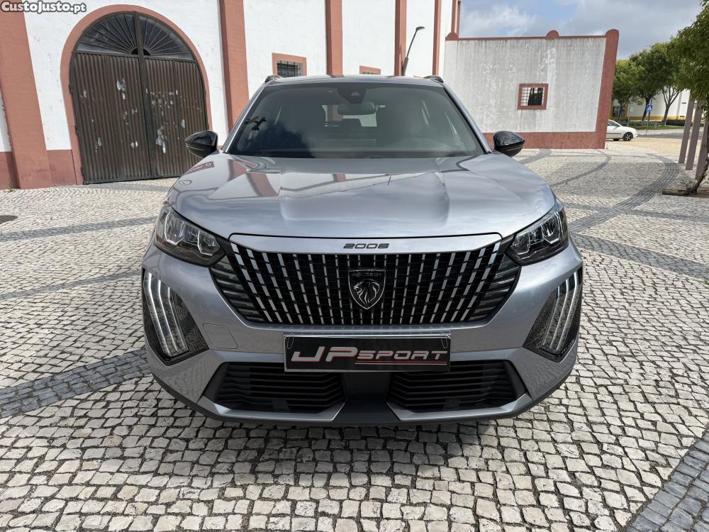 Peugeot 2008 1.2 Hybrid Allure e- — fotografia 18