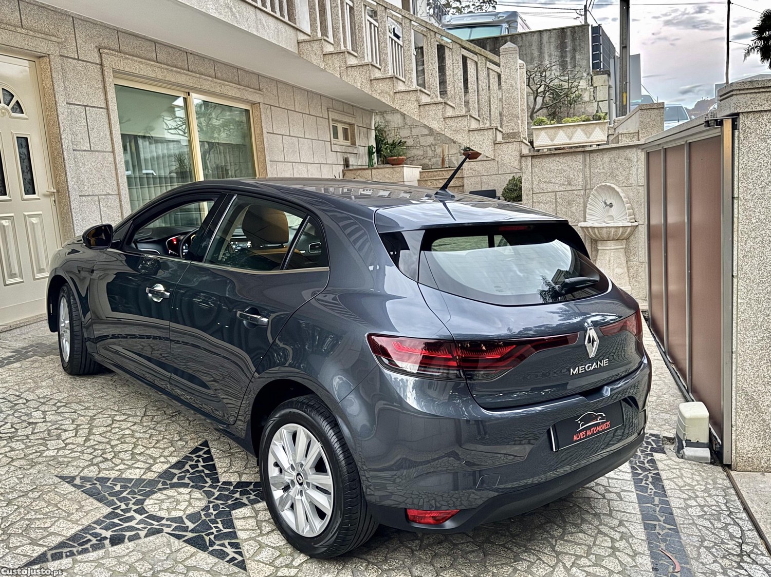Renault Mégane 1.0 115cv 2021 23,449km — fotografia 11