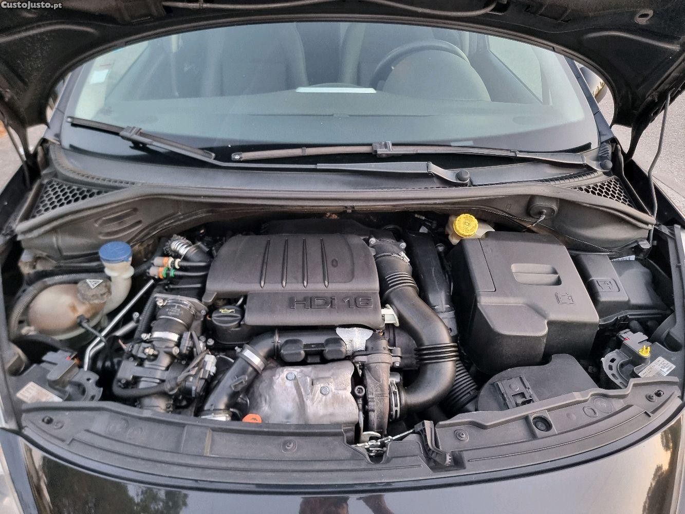 Peugeot 207 1.6 hdi — fotografia 2