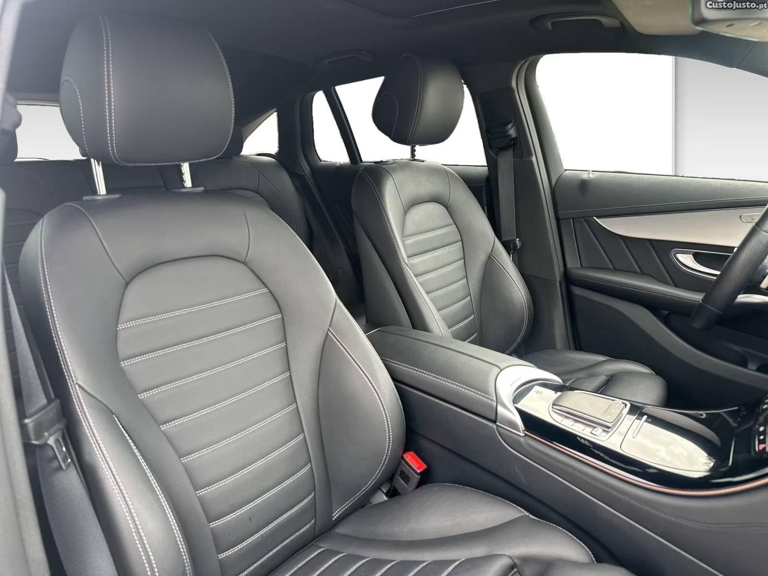 Mercedes-Benz EQC 400 4Matic AMG Line — fotografia 11