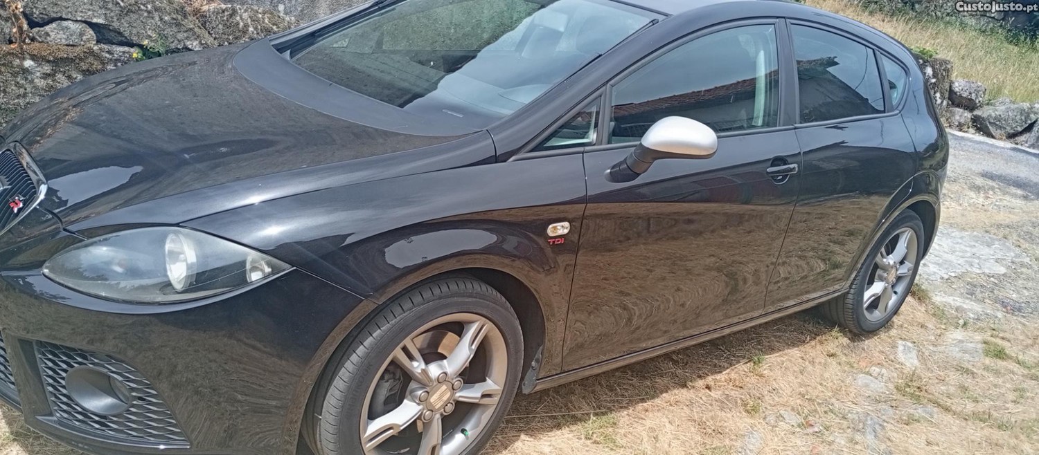SEAT Leon FR 2.0 TDI — fotografia 4