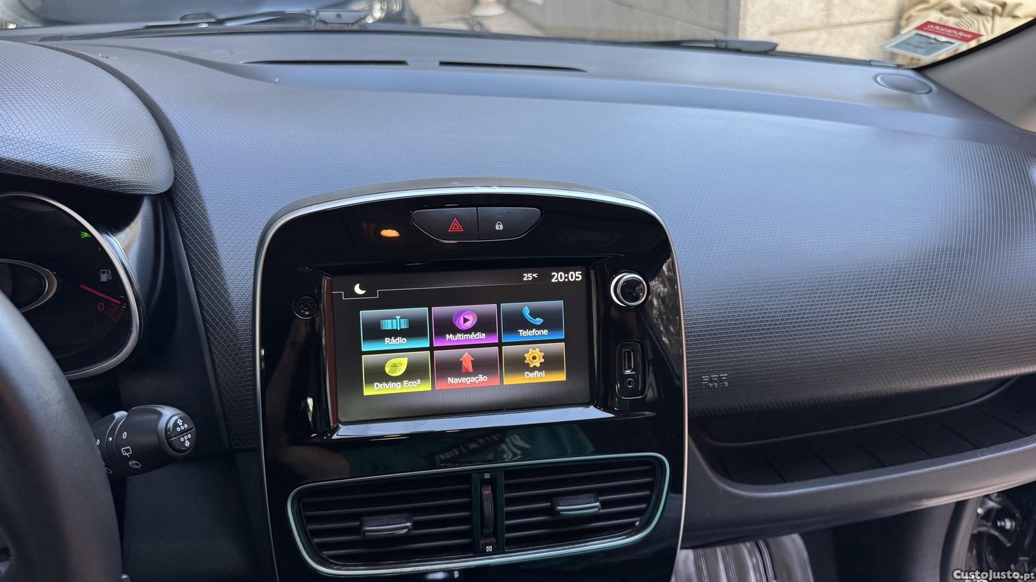 Renault Clio Limited 0.9 90cv 2019 — fotografia 3