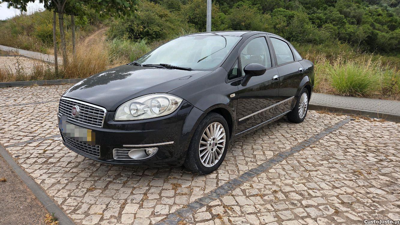 Fiat Linea 1.3 Multijet — fotografia 11
